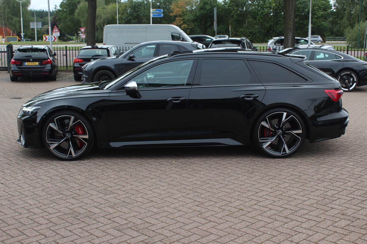 Audi RS6 Avant TFSI quattro / Trekhaak / Panoramadak / Keramisch / 360Camera / Head-up / Softclose / Standverwarming / B&O / Volleder / 22'' / Apple CarPlay / Achterasbesturing / Luchtvering / Dodehoek / DAB / ACC / St