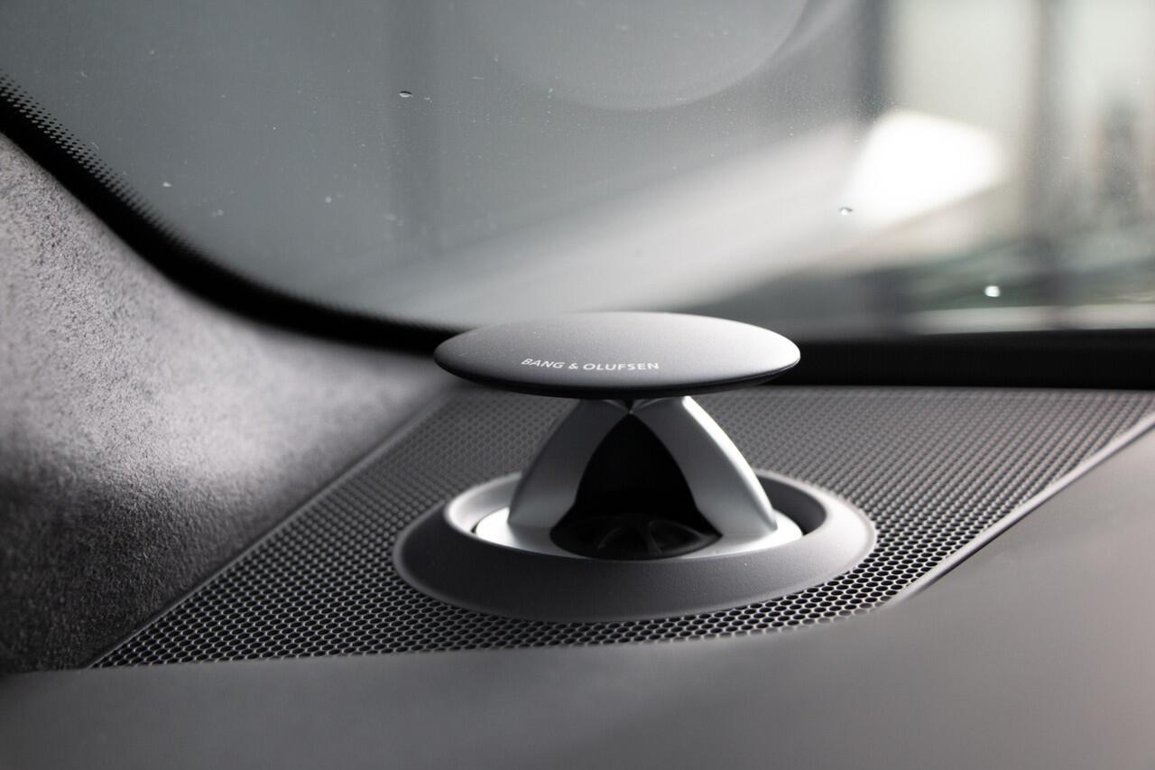 Audi RS6 Avant Johann ABT Signature Edition | 800PK | BTW | B&O+ | Ceramic Brakes | 360 Cam | ACC | Pano | Softclose | Lane & Side Assist | Fabrieksgarantie | Neus PPF | Carbon | Apple & Android Carplay | Dynamic+ | Achterasbesturing | Dynamic Plus Pack |Ambianc