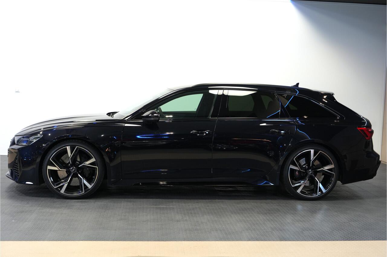 Audi RS6 Avant 4.0 TFSI 441kW/600pk Aut8 Quattro Performance LUCHTVERING + SOFTCLOSE + BANG&OLUFSEN + STANDKACHEL + 360 CAMERA + HEAD-UP + DUBBEL GLAS + ADAPT.CRUISE + LANE ASSIST + MATRIX LED + STOELVERWARMING&-VENTILATIE + HEAD-UP + EL.TREKHAAK + 22" LM-VELGEN!!