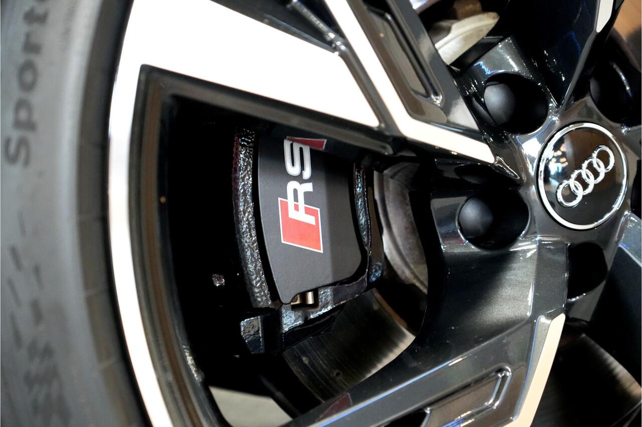 Audi RS6 Avant 4.0 TFSI 441kW/600pk Aut8 Quattro Performance LUCHTVERING + SOFTCLOSE + BANG&OLUFSEN + STANDKACHEL + 360 CAMERA + HEAD-UP + DUBBEL GLAS + ADAPT.CRUISE + LANE ASSIST + MATRIX LED + STOELVERWARMING&-VENTILATIE + HEAD-UP + EL.TREKHAAK + 22" LM-VELGEN!!