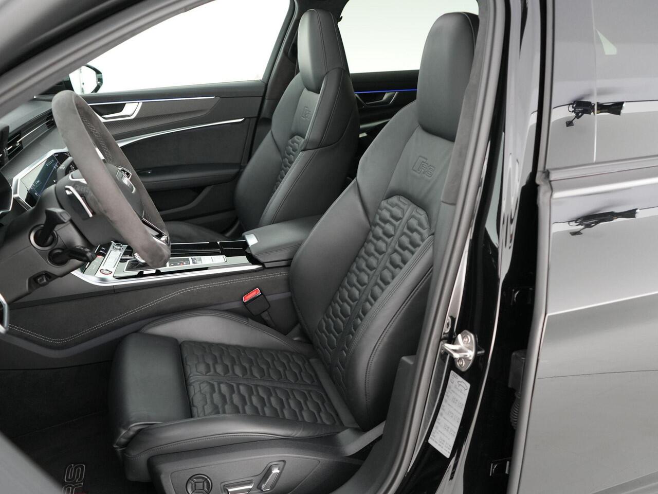 Audi RS6 Avant 600pk TFSI quattro |B&O Advanced|dynamic plus pakket|carbon pakket|luchtvering|keramisch|panoramadak|dynamic steering|HUD|BLIS|stoelventilatie|matrix LED|