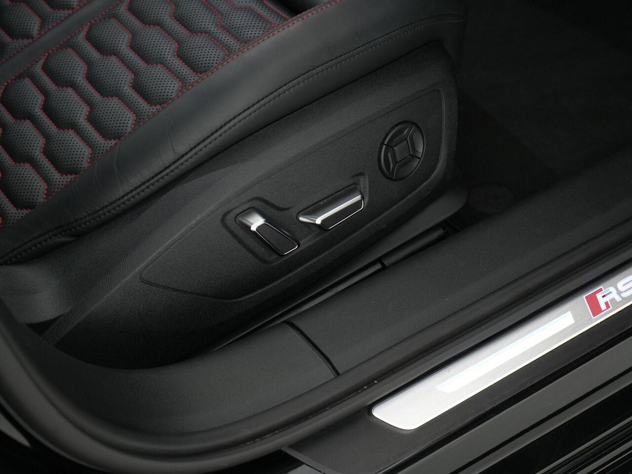 Audi RS6 Avant 600pk 4.0 TFSI quattro |dynamic ride control|achteras besturing|panoramadak|B&O|HUD|360 camera|memory|trekhaak|stoelverwarming & ventilatie|blind spot|Apple Carplay|