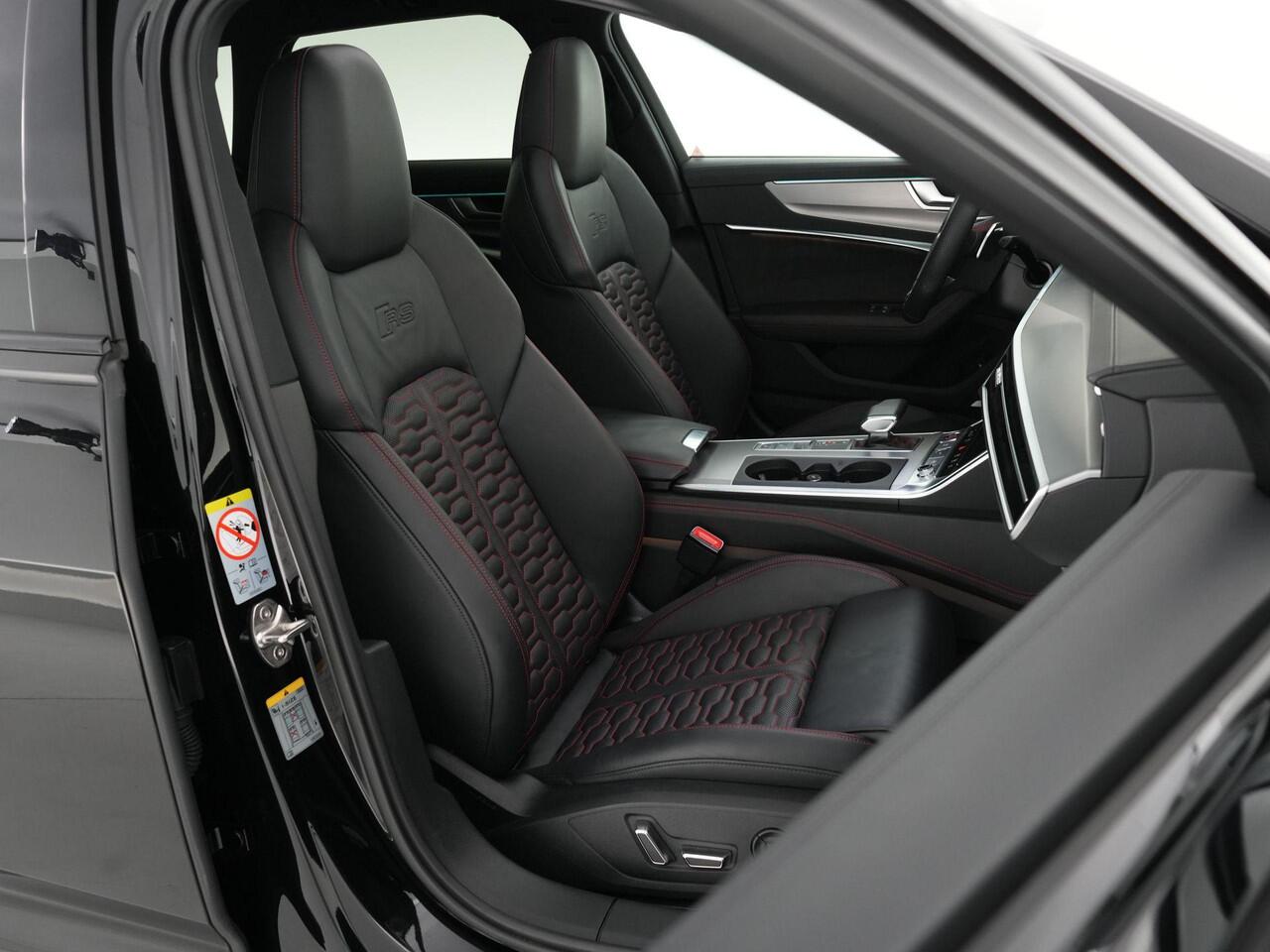 Audi RS6 Avant 600pk 4.0 TFSI quattro |dynamic ride control|achteras besturing|panoramadak|B&O|HUD|360 camera|memory|trekhaak|stoelverwarming & ventilatie|blind spot|Apple Carplay|