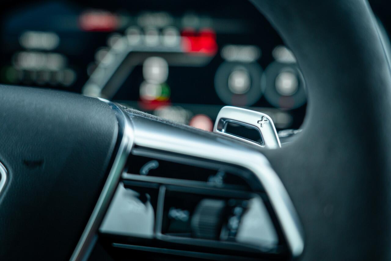 Audi RS6 ABT RS6-S 700pk | ABT HR22 Matt Racing Gold | Audi Exclusive | Carbon optiek | RS Design pakket rood | Dynamic plus incl keramisch | uitgebreid leder pakket HD Maxtrix LED | Panorama dak | Assistentiepakket Tour + City + Parkeren | B&O sound | Comfort sle