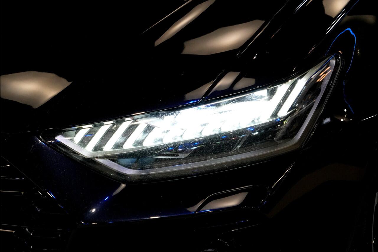 Audi RS6 Avant 4.0 TFSI 441kW/600pk Aut8 Quattro Performance LUCHTVERING + SOFTCLOSE + BANG&OLUFSEN + STANDKACHEL + 360 CAMERA + HEAD-UP + DUBBEL GLAS + ADAPT.CRUISE + LANE ASSIST + MATRIX LED + STOELVERWARMING&-VENTILATIE + HEAD-UP + EL.TREKHAAK + 22" LM-VELGEN!!