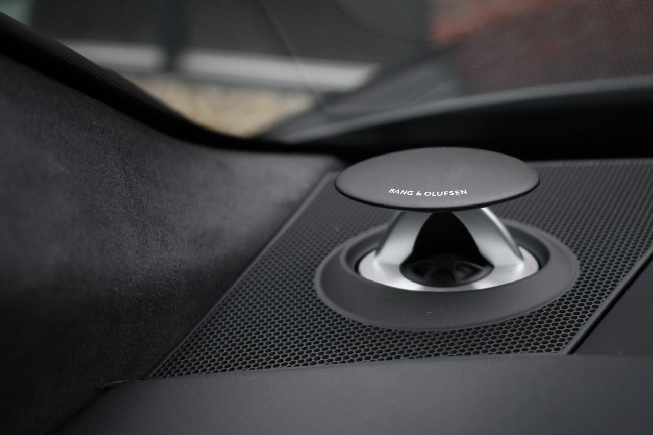 Audi RS6 Avant 4.0 TFSI quattro Dyn+ B&O-high Carbon Pano Ceramic HUD Alc-hemel Softclose Stoelvent