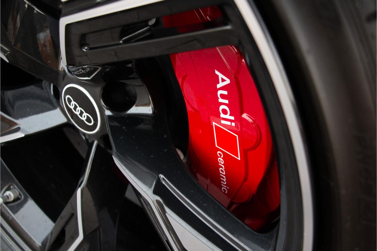 Audi RS6 Avant V8 600PK | BTW | Keramische | ACC | 360 Cam | Head up | B&O + | Stoelventilatie | Lane & Side Assist | Dynamic+ 305km/h| Laser | Achterasbesturing | Laser | Memory | Garagedeuropener | Apple & Android Carplay | Sportuitlaat | Ambiance | Carbon | N.P