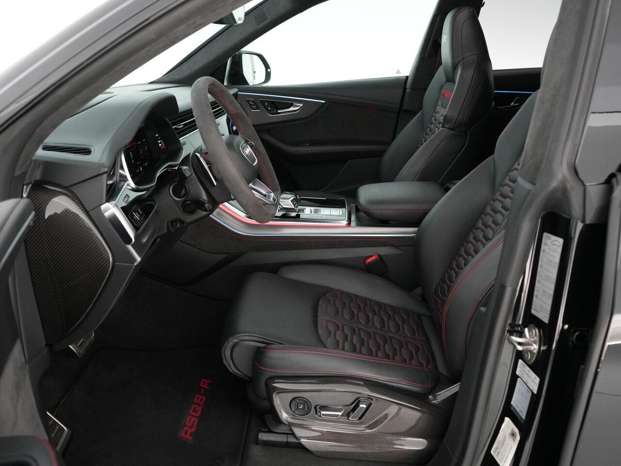 Audi RSQ8 RSQ8-R ABT 4.0 740pk TFSI quattro |Incl. BTW|1 of 125|Carbon exterieur|RS-dynamic plus|panoramadak|Bang&Olufsen|massage|HUD|memory|360° camera|stoelverwarming en verkoeling|Apple Carplay|