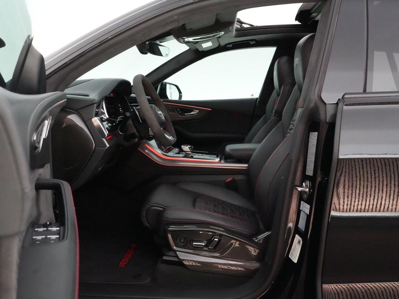 Audi RSQ8 RSQ8-R ABT 4.0 740pk TFSI quattro |Incl. BTW|1 of 125|Carbon exterieur|RS-dynamic plus|panoramadak|Bang&Olufsen|massage|HUD|memory|360° camera|stoelverwarming en verkoeling|Apple Carplay|