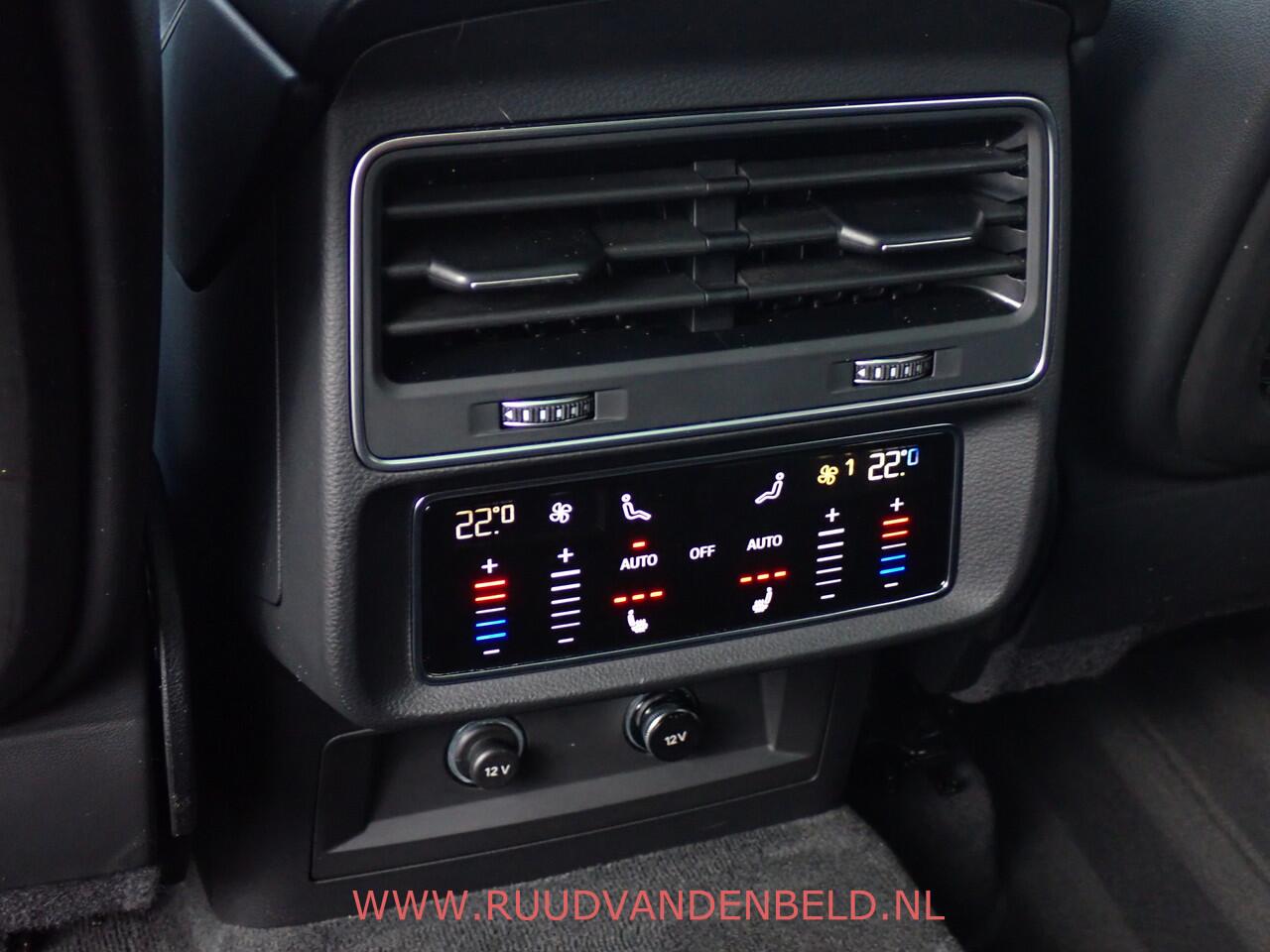 Audi RSQ8 4.0TFSI QUATTRO CARBON/CERAMIC/ACC/MASSAGE/VENTILATIE/B&O/HEADUP