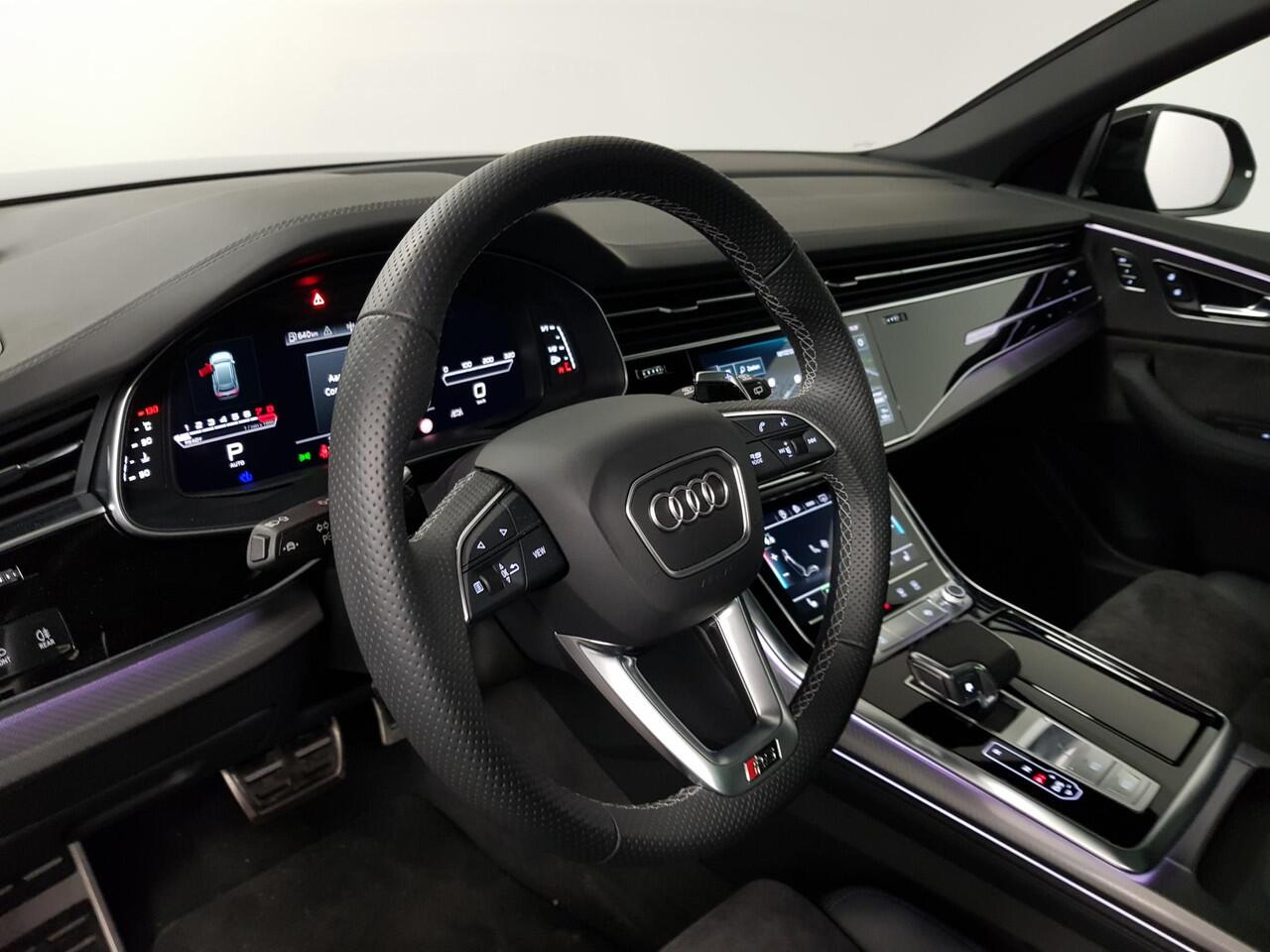 Audi RSQ8 4.0 TFSI RS Q8 Quattro 600pk! | Panorama dak | Navigatie | Electrische achterklep | Led | Camera | Climate Control | Parkeer sensoren voor en achter | Lichtmetalen Velgen
