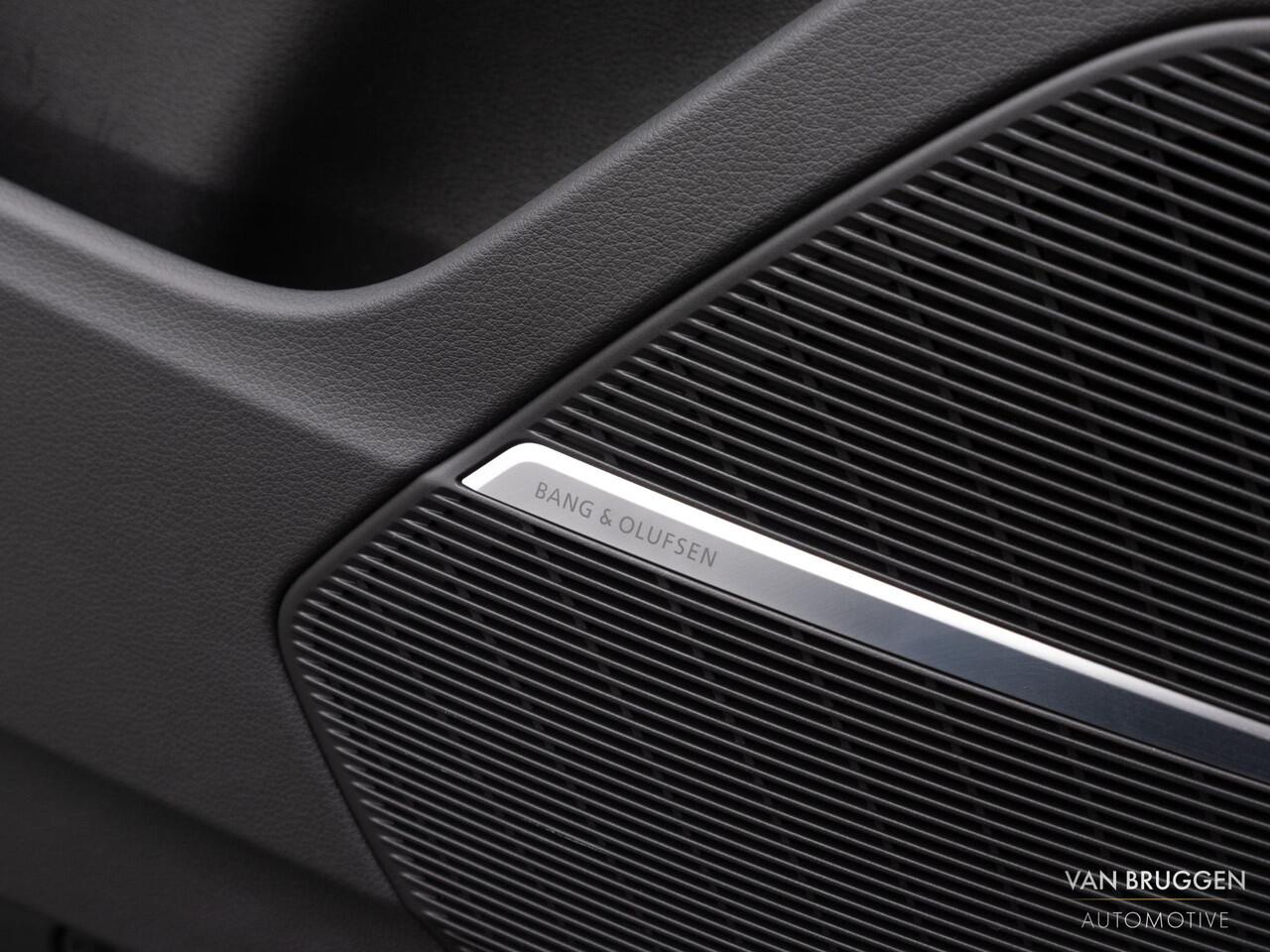 Audi RSQ8 4.0 TFSI V8 quattro Pano Keramisch Massage BTW Standkachel Alcantara 23"