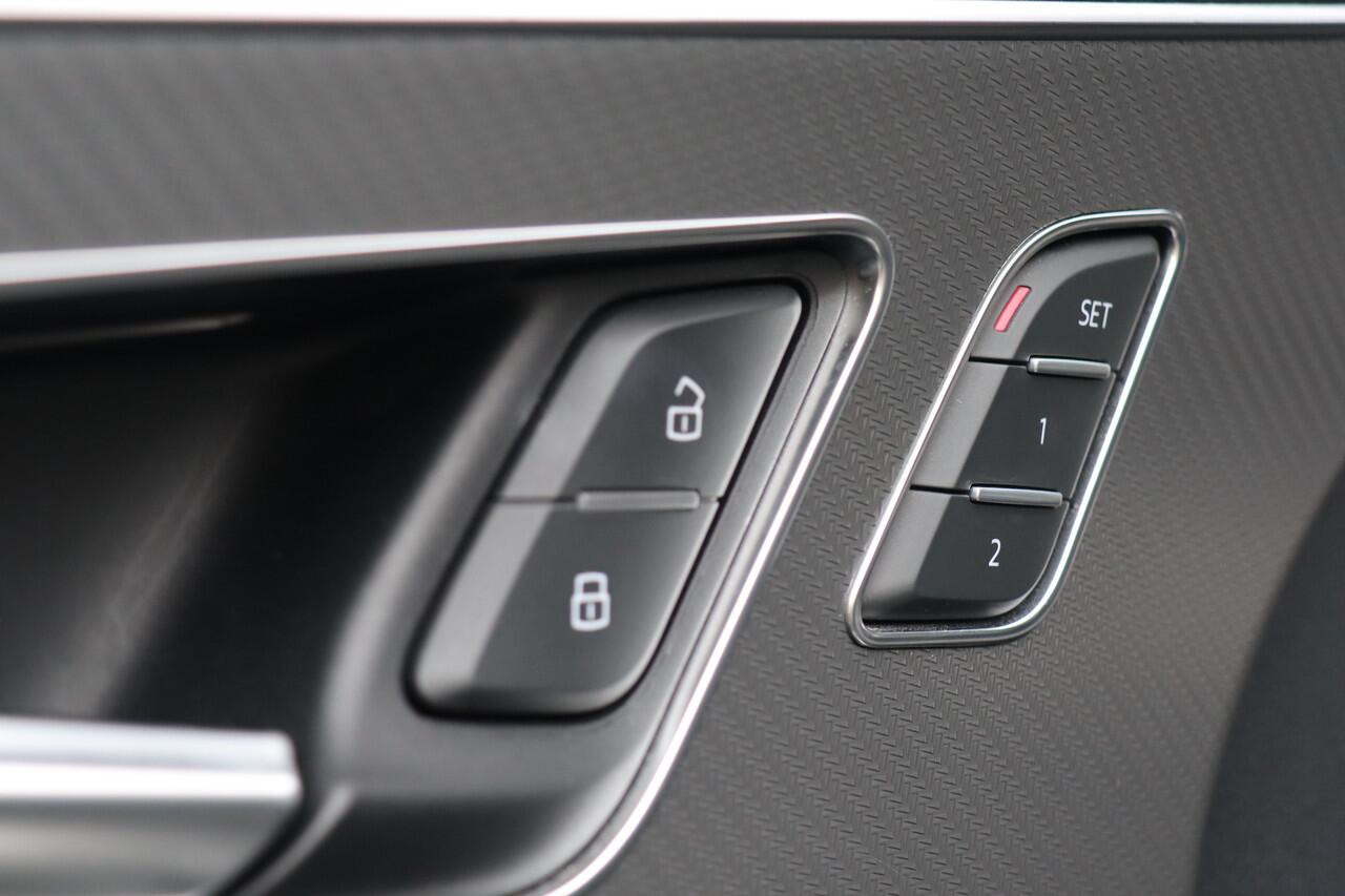 Audi RSQ8 4.0 TFSI quattro, Keramisch, Pano, Dealer onderhouden