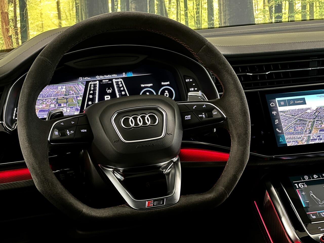 Audi RSQ8 4.0 TFSI RS Q8 quattro | Carbon Optiek Pakket | Dynamic Plus | Keramisch | 23'' lichtmetaal | Panoramadak | Massage | 600 Pk! | Head-up display | Trekhaak | Bang & Olufson |