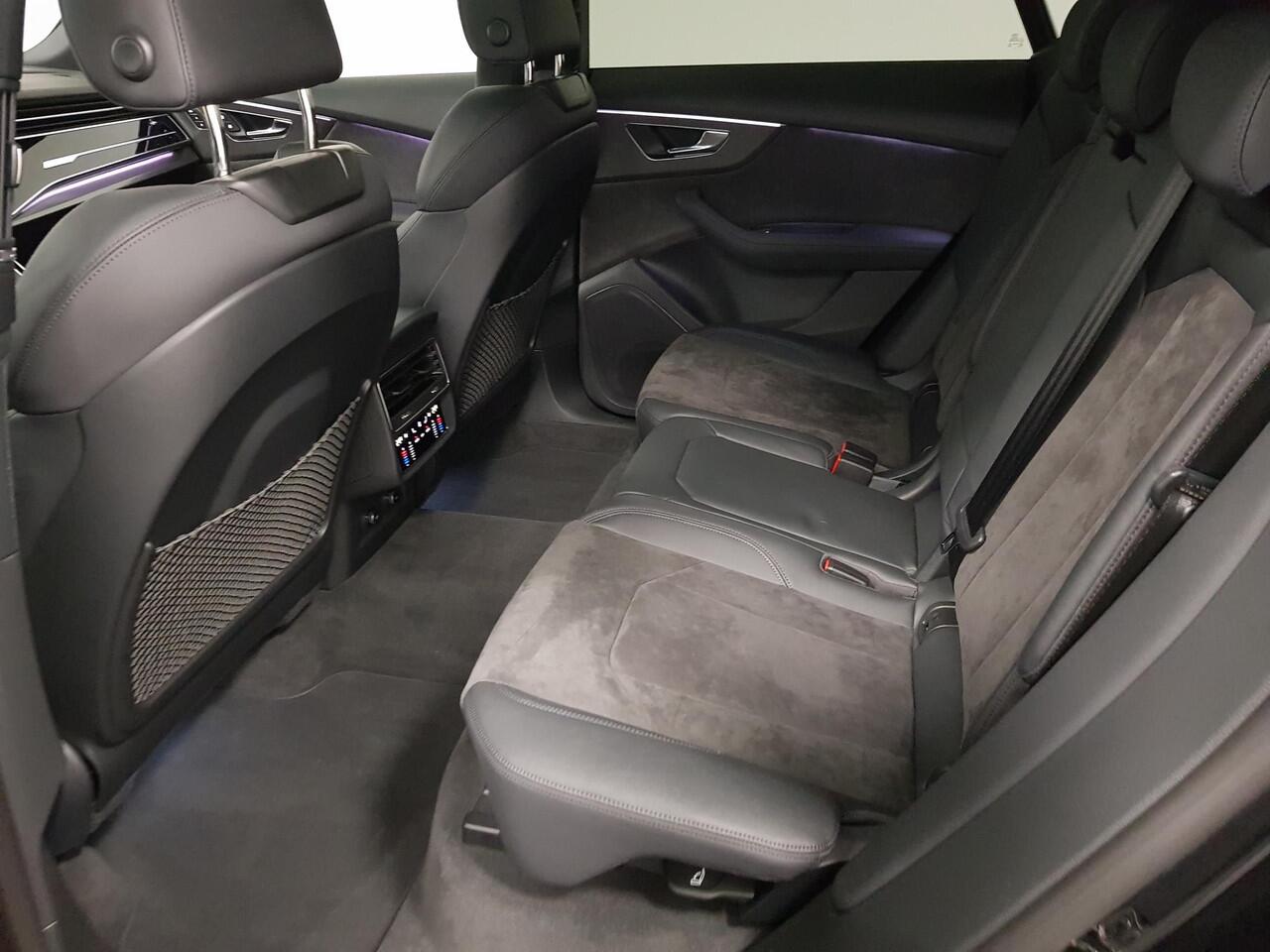 Audi RSQ8 4.0 TFSI RS Q8 Quattro 600pk! Panorama dak Navigatie Electrische achterklep Led Camera Climate Control voor en achter Lichtmetalen Velgen