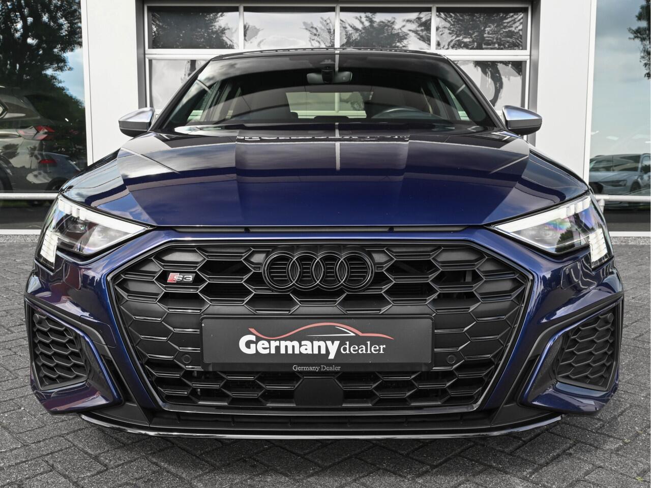 Audi S3 Limousine 310PK 2.0TFSI Quattro Pano HUD Matrix B&O Massage Alcantara Sfeerverlichting