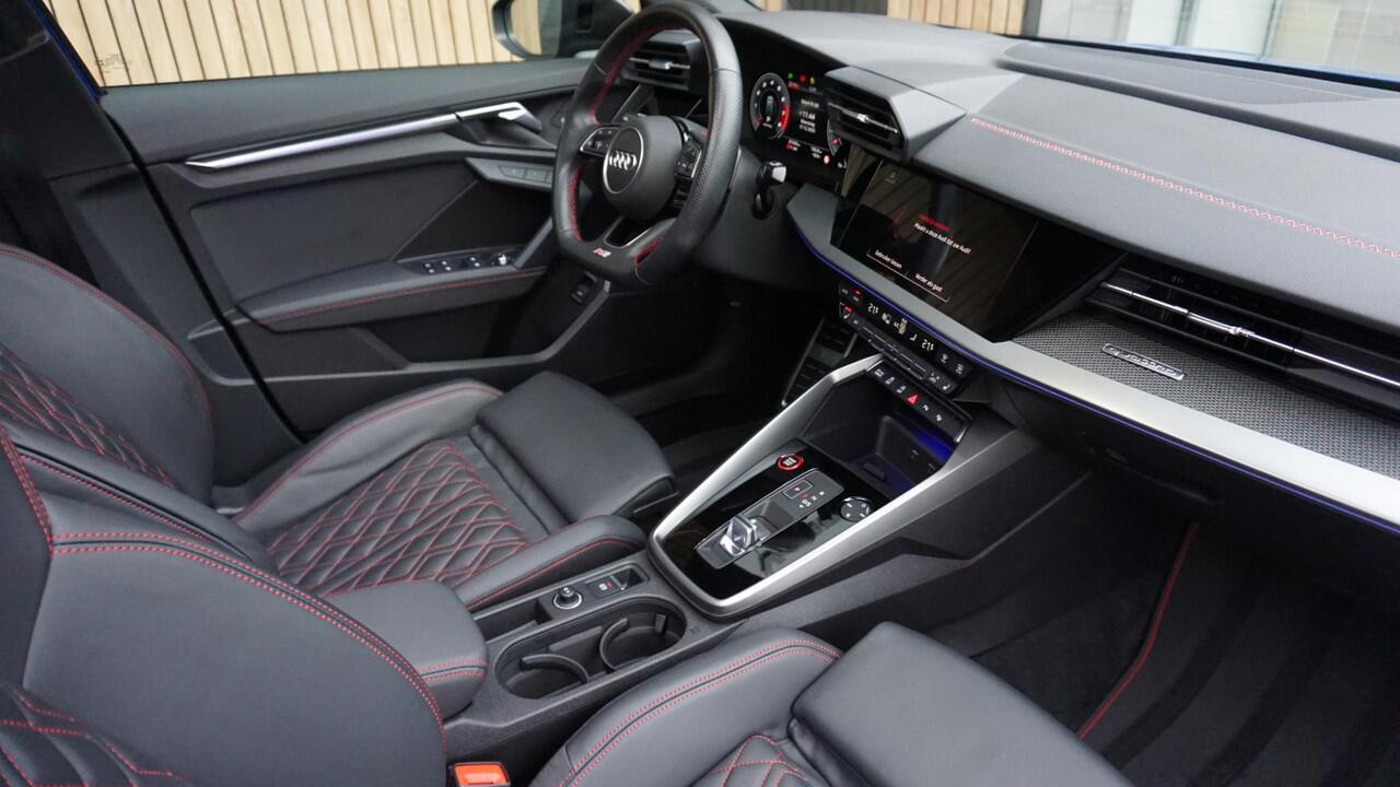 Audi S3 SPORTBACK 2.0 TFSI 310pk Quattro Pano.dak B&O RS-Seat Nappa HUD *Black Optik* 19inch LM Audi Sport *Arablau Pearl * *Unieke S3*