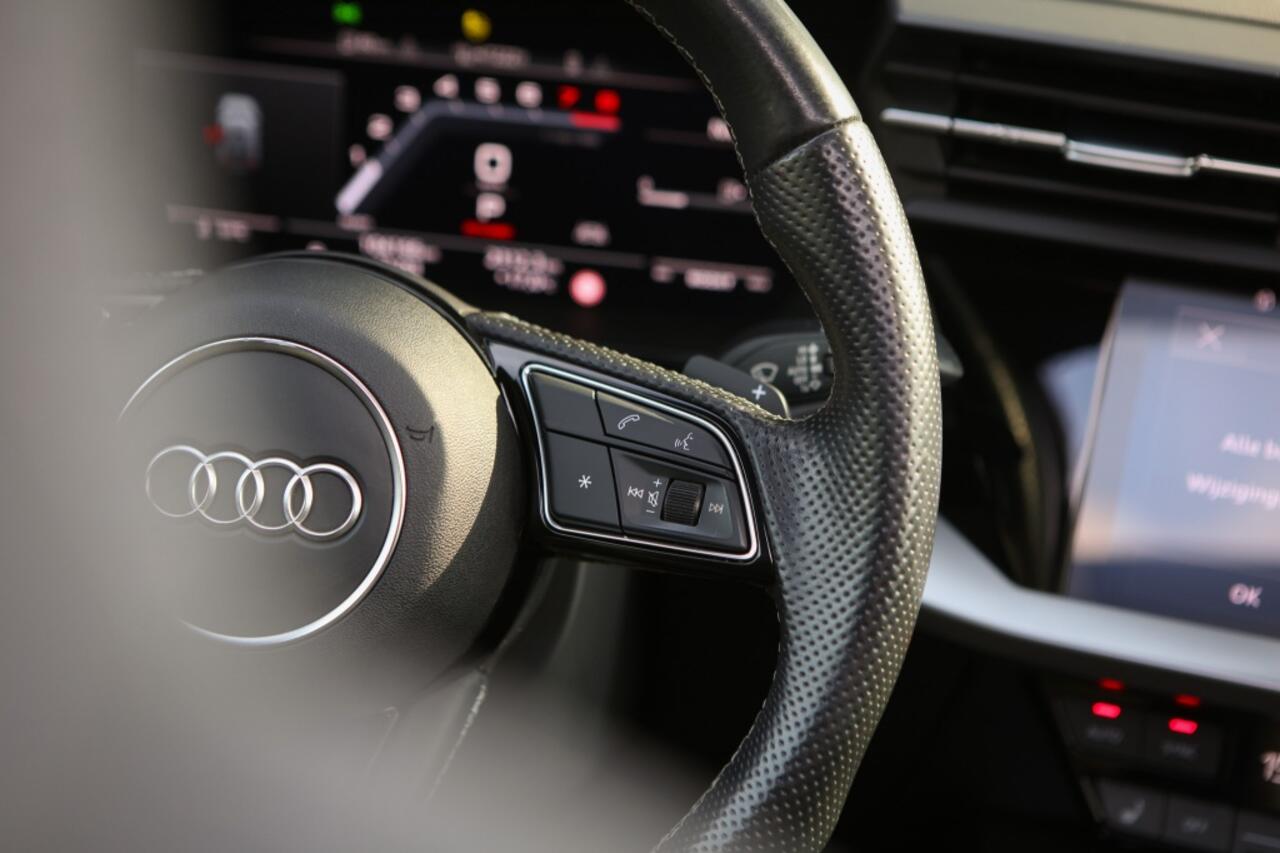 Audi S3 SPORTBACK 2.0 TFSI S3 | Pano | Milltek |