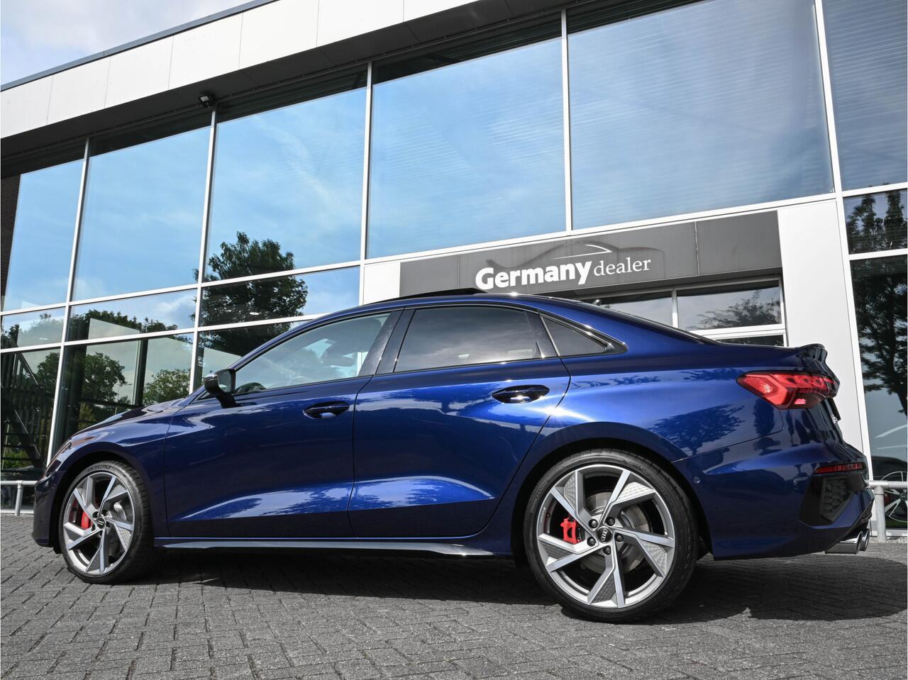 Audi S3 Limousine 310PK 2.0TFSI Quattro Pano HUD Matrix B&O Massage Alcantara Sfeerverlichting