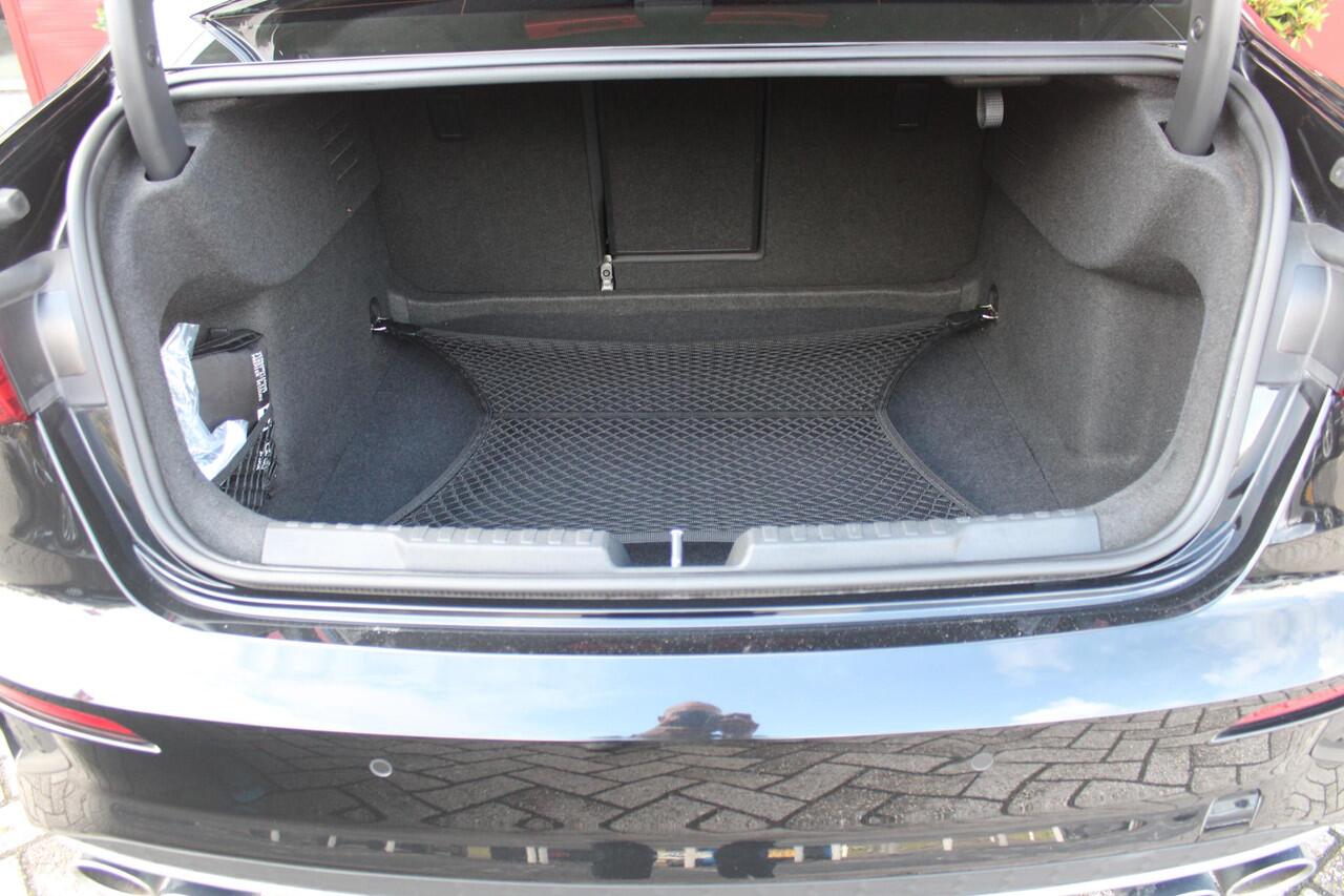 Audi S3 Limousine 2.0 TFSI 310PK S3 QUATTRO | APPLE CARPLAY/ANDROID AUTO | STOEL VERWARMING | S-LINE INTERIEUR/EXTERIEUR | SPORT STUUR S-LINE MET SCHAKEL FUNCTIE | NAVIGATIE | VIRTUAL COCKPIT PLUS | GLANS PAKKET | CRUISE CONTROL | ADVANCED KEY | AMBIENTE VERLICHT