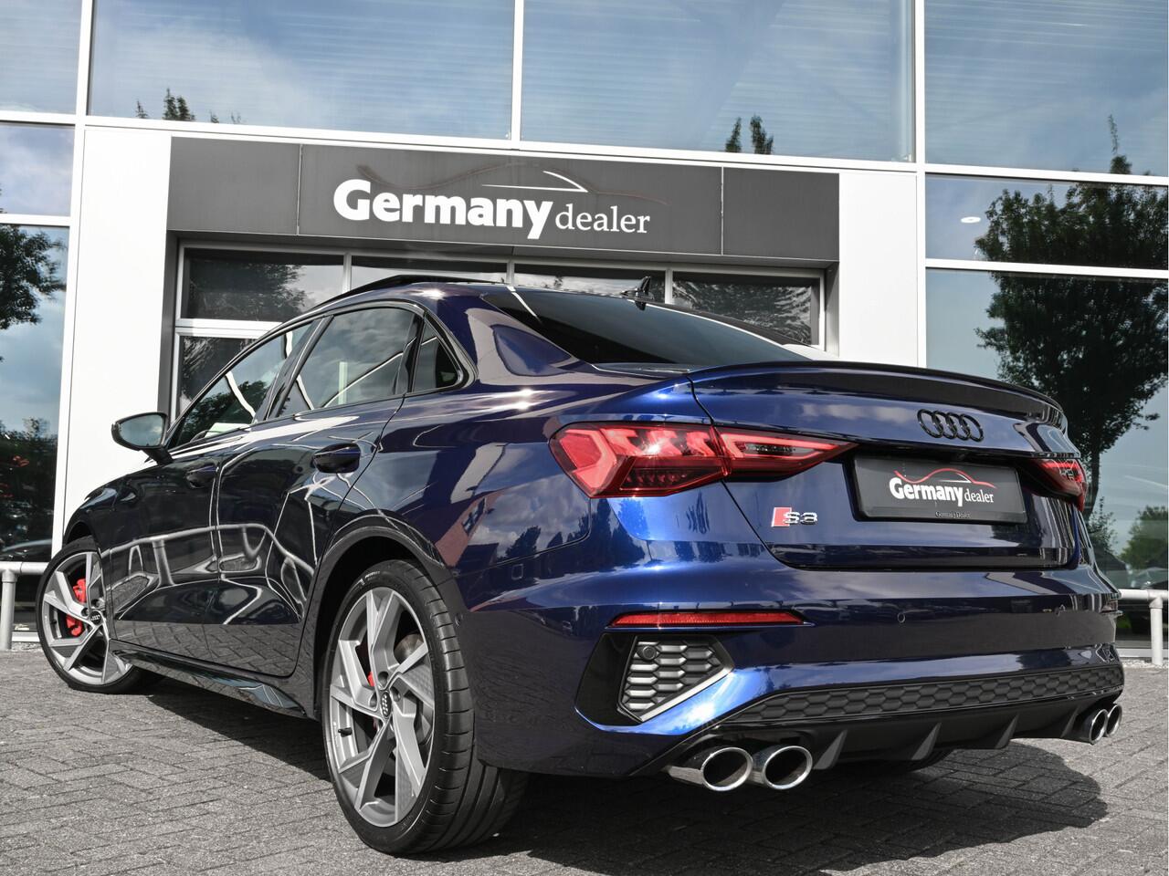 Audi S3 Limousine 310PK 2.0TFSI Quattro Pano HUD Matrix B&O Massage Alcantara Sfeerverlichting