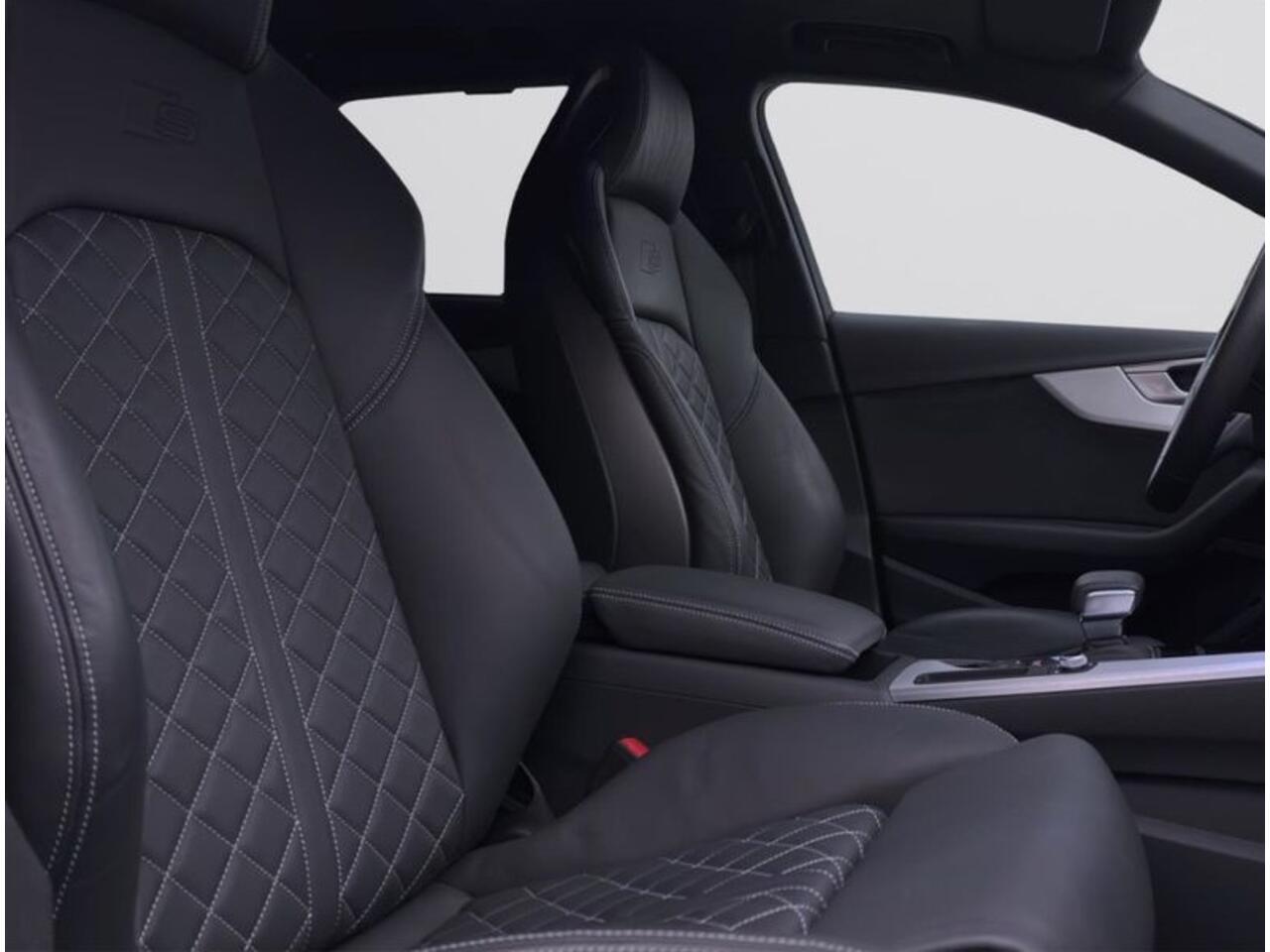 Audi S4 Avant S4 3.0 TDI Quattro 340 PK ACC Panoramadak 19 Inch Matrix LED Camera Sportstoelen PLUS