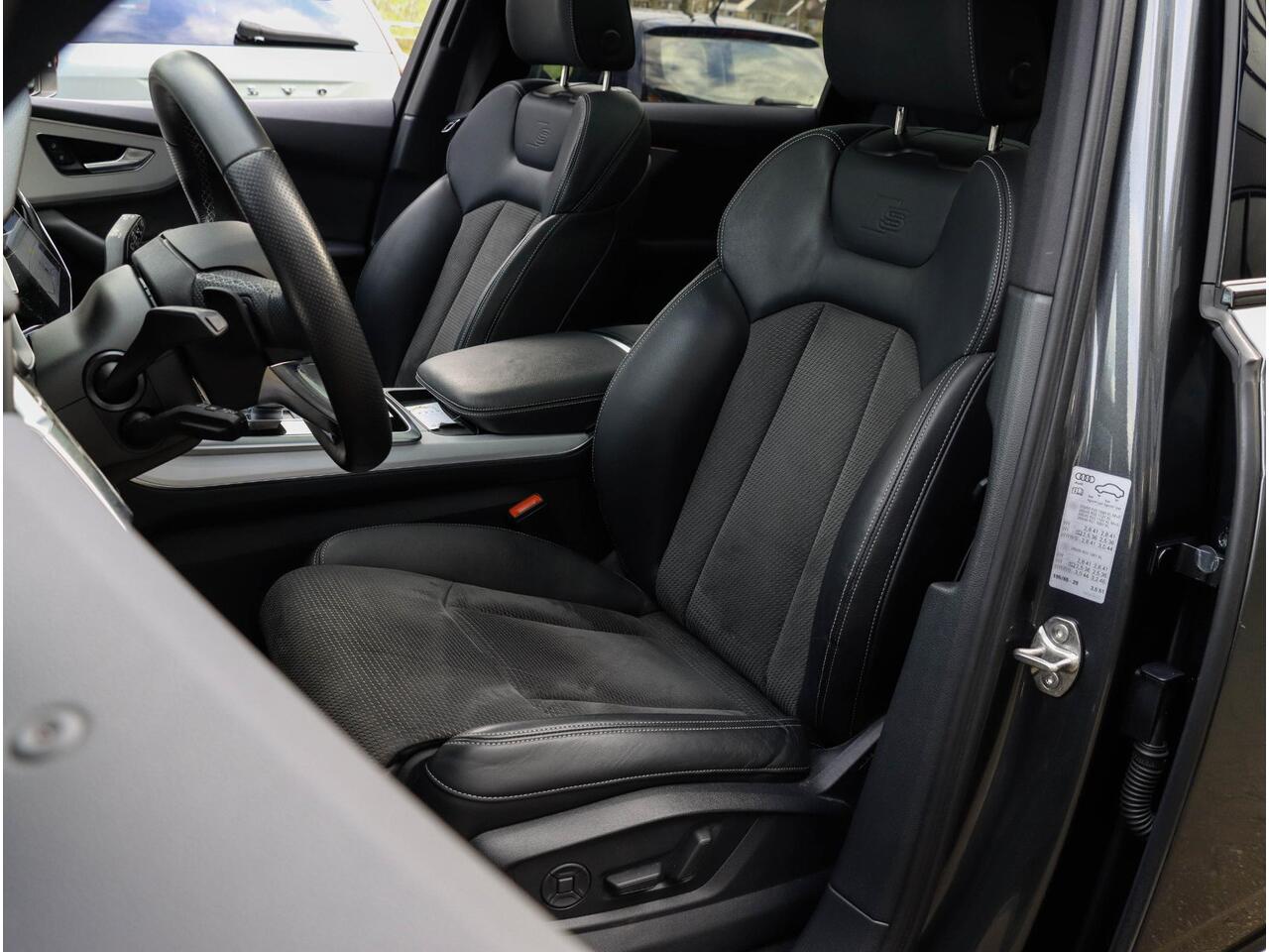 Audi SQ7 4.0 TFSI Quattro 7p 507PK Softclose Panodak B&O Trekhaak Standkachel HUD Adaptive