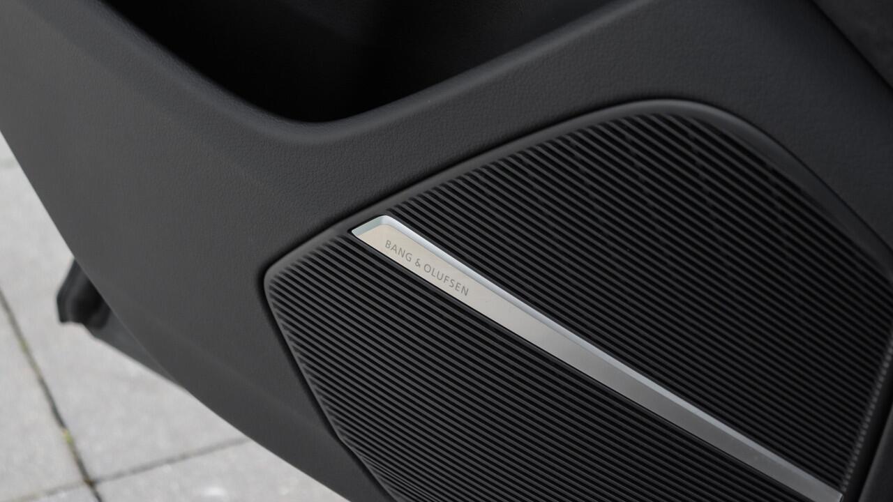 Audi SQ8 4.0 TFSI Quattro | Massage | B&O | Head-up | Panoramadak | Stoelventilatie | Carbon | Soft-Close | Trekhaak