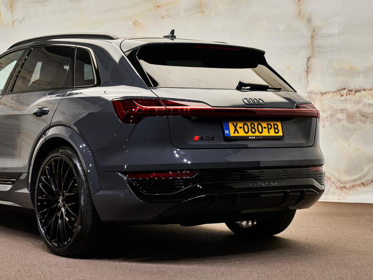 Audi SQ8 e-tron Quattro, NL-auto, 1e eig., pano, 23", luchtv., S Sportstoelen, B&O, matrix-LED, memory, 360 camera, leder, keyless, ACC, privacy