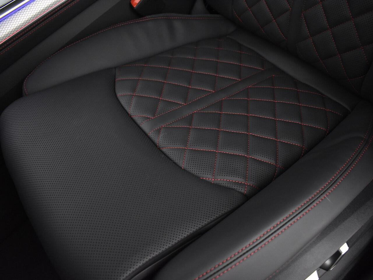 Audi SQ8 4.0 TFSI quattro 507 PK · HD-matrix + laser koplampen · Panoramadak · Audi exclusive Alcantara · Sportstoelen plus rood stiksel