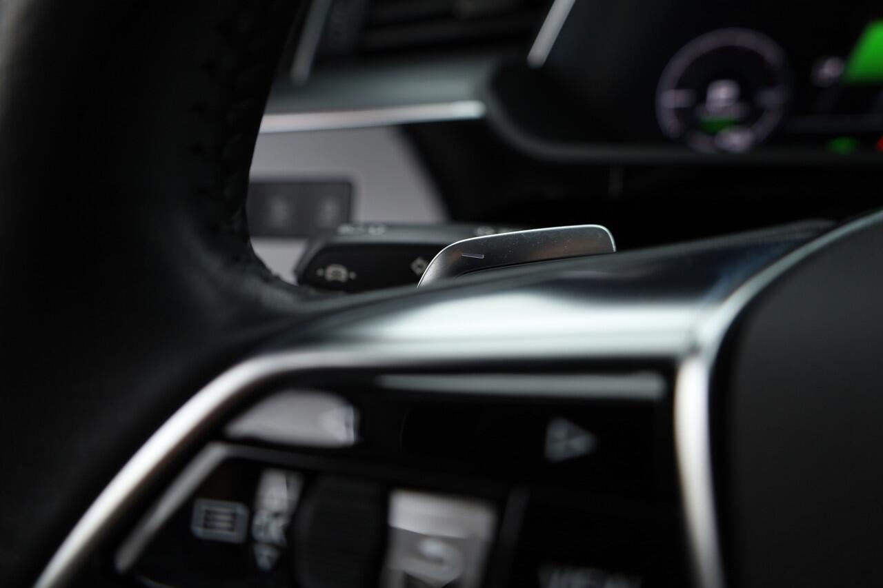 Audi e-tron Sportback 55 quattro S Line 95 kWh | HUD | 360cam | Adapt. Cruise | 21'' | Luchtvering | Stoelverw. |