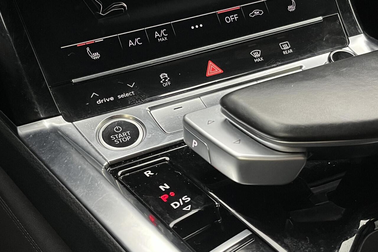 Audi e-tron 50 quattro Black edition | Blackpack | Panoramadak | 1e eigenaar |