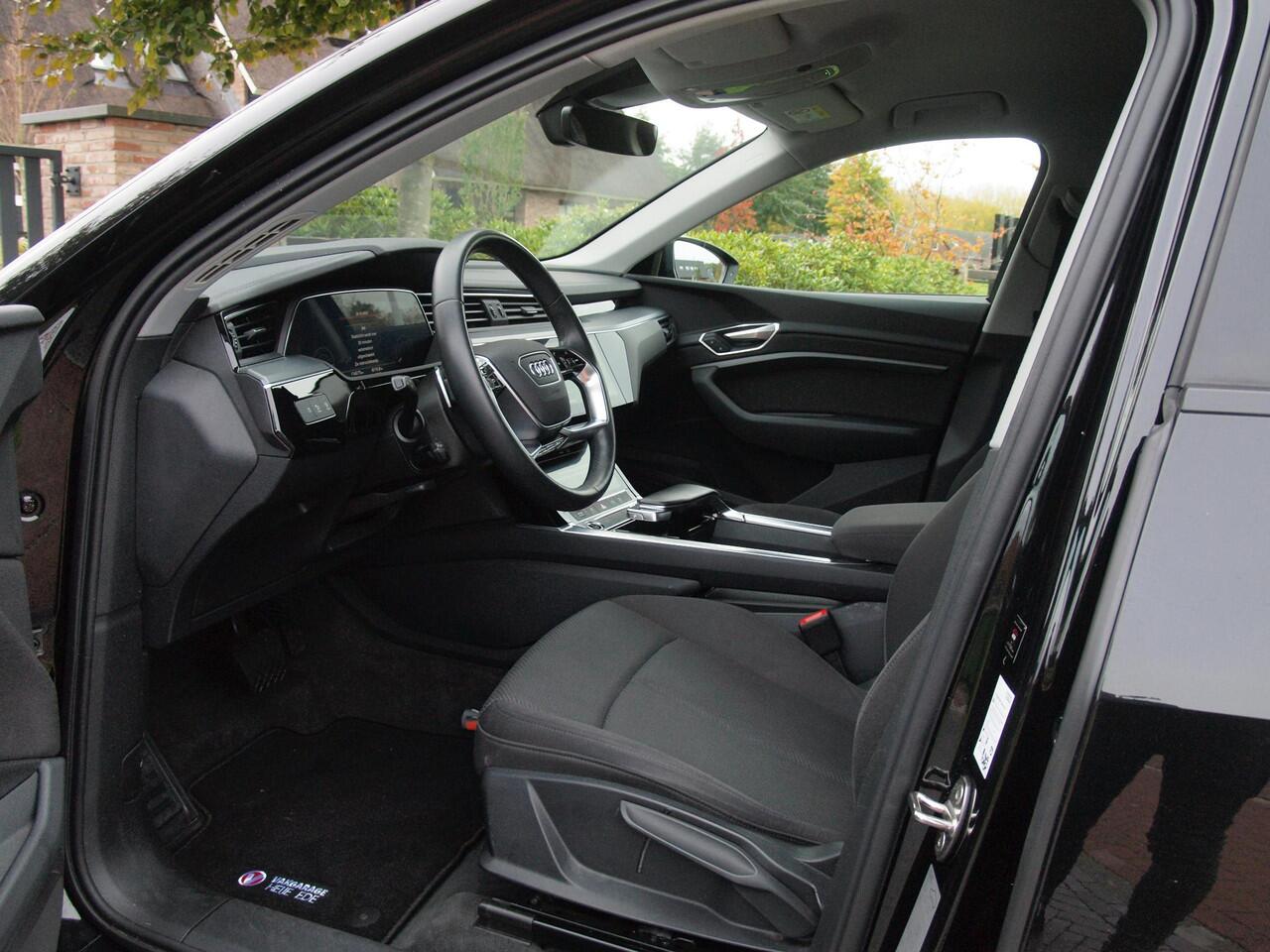 Audi e-tron Sportback 55 quattro edition 95 kWh | SOH 92% | DAB | Black Optic | Parkeersensoren | NL-Auto |