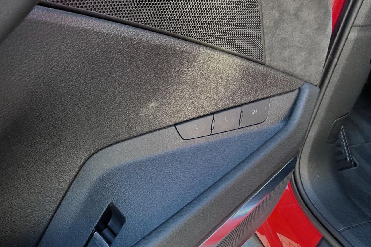 Audi e-tron Sportback 55 quattro S-Line 95 kWh RS stoelen PANO B&O 23" 54790KM!