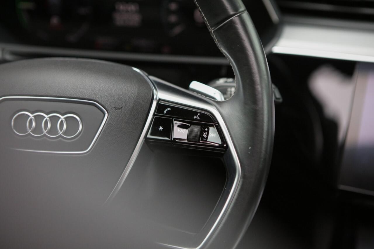 Audi e-tron e-tron 55 | Pano | B&O | Schaalstoelen |