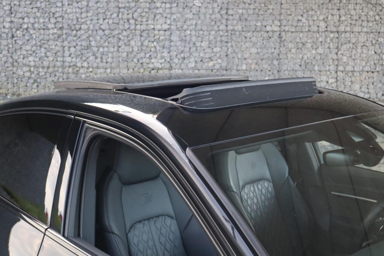 Audi e-tron 55 quattro S Line | Schuifdak | RS Sport stoelen | 90% SOH