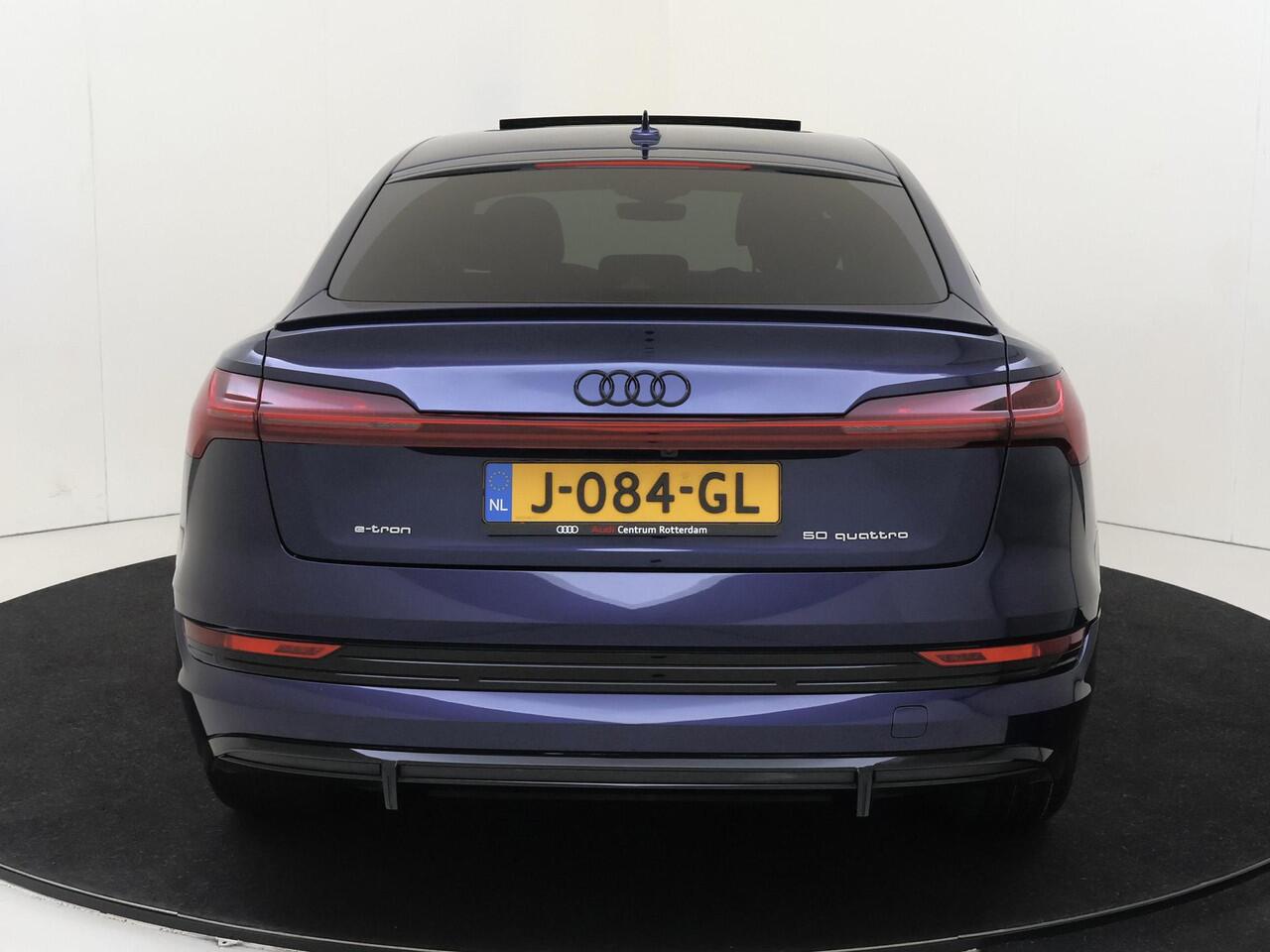Audi e-tron Sportback 50 quattro S edition 71 kWh | SOH 100% | Panoramadak | Luchtvering | Stoelverwarming | Optiek zwart Plus | Achteruitrijcamera | LED matrix verlichting | Geheugenfunctie bestuurdersstoel |