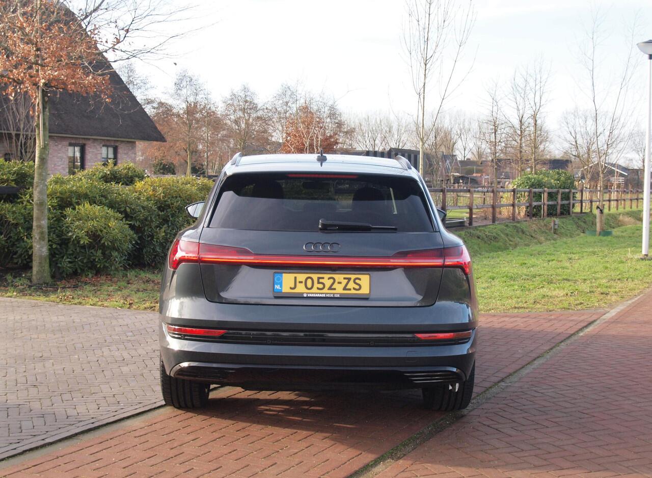 Audi e-tron 55 quattro Business edition 95 kWh | SOH 95% | 21 Inch | Camera | Apple Carplay | Sfeerverlichting | Stoelmemory |