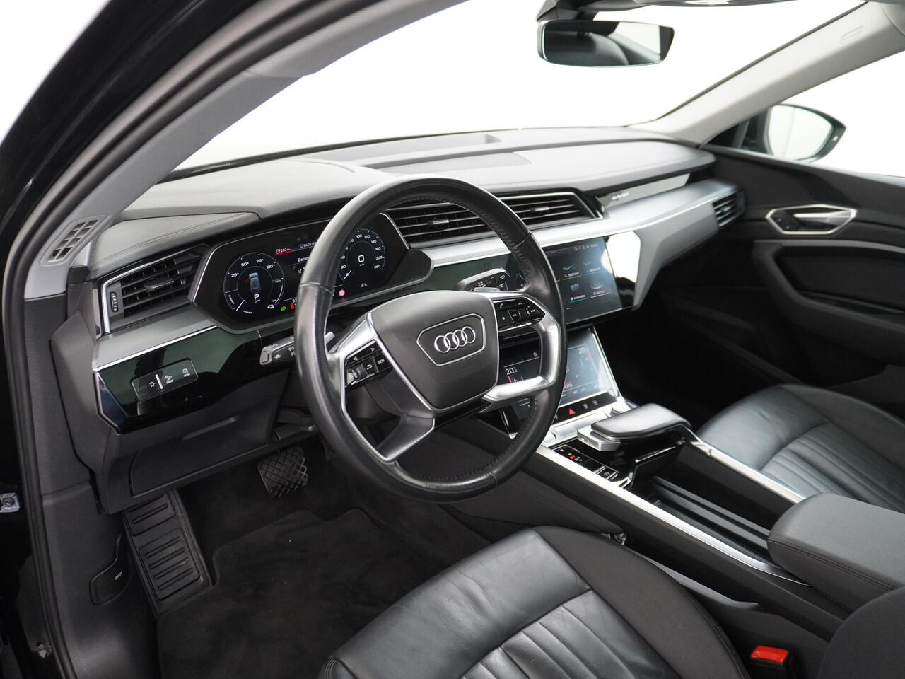 Audi e-tron 50 Quattro Leer Panodak Adap.Cruise Android Auto Wireless Apple Carplay Navi Ecc Luchtvering 71kWh Launch Edition Plus Memory Stoelverwarming Led Elek.Achterklep Keyless SOH=91% 1e Eigenaar Origineel Nederlandse Auto