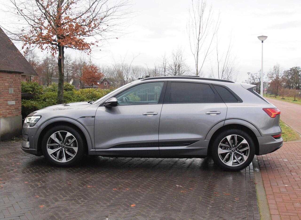 Audi e-tron 55 quattro Business edition Plus 95 kWh | 91% | Panoramadak | Apple Carplay | Trekhaak | Parkeersensoren | Adaptieve Cruise Control |