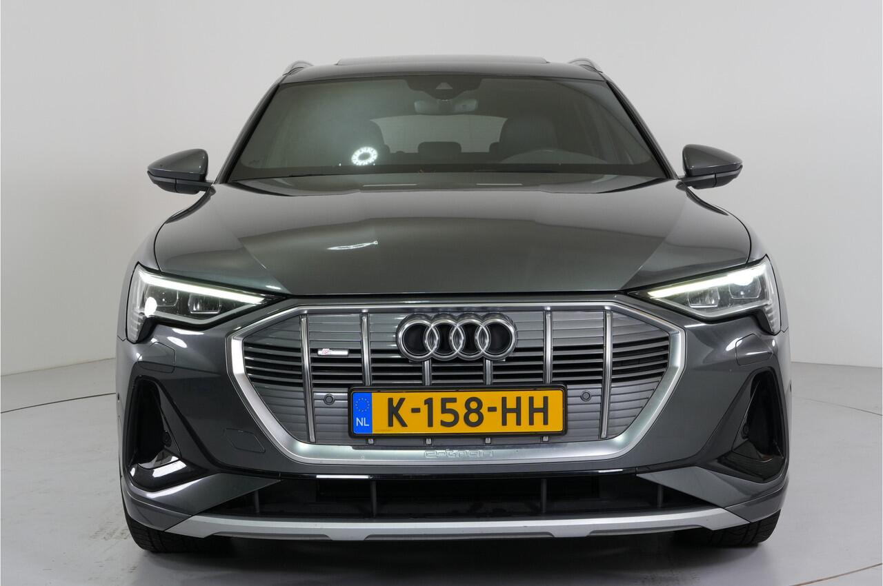Audi e-tron 55 quattro S edition 95 kWh S-Line | Trekhaak | Pano | Leder | Trekhaak | Camera | Premium Audio |