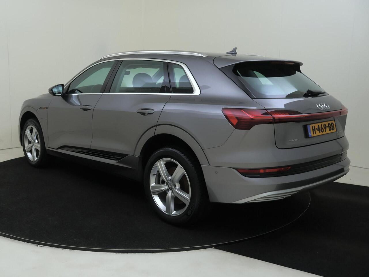 Audi e-tron e-tron 50 quattro Launch edition 71 kWh | Luchtvering | Navigatie Plus | Lederen bekleding | Elektrisch verstelbare voorstoelen | Parkeersensoren | Cruise control |