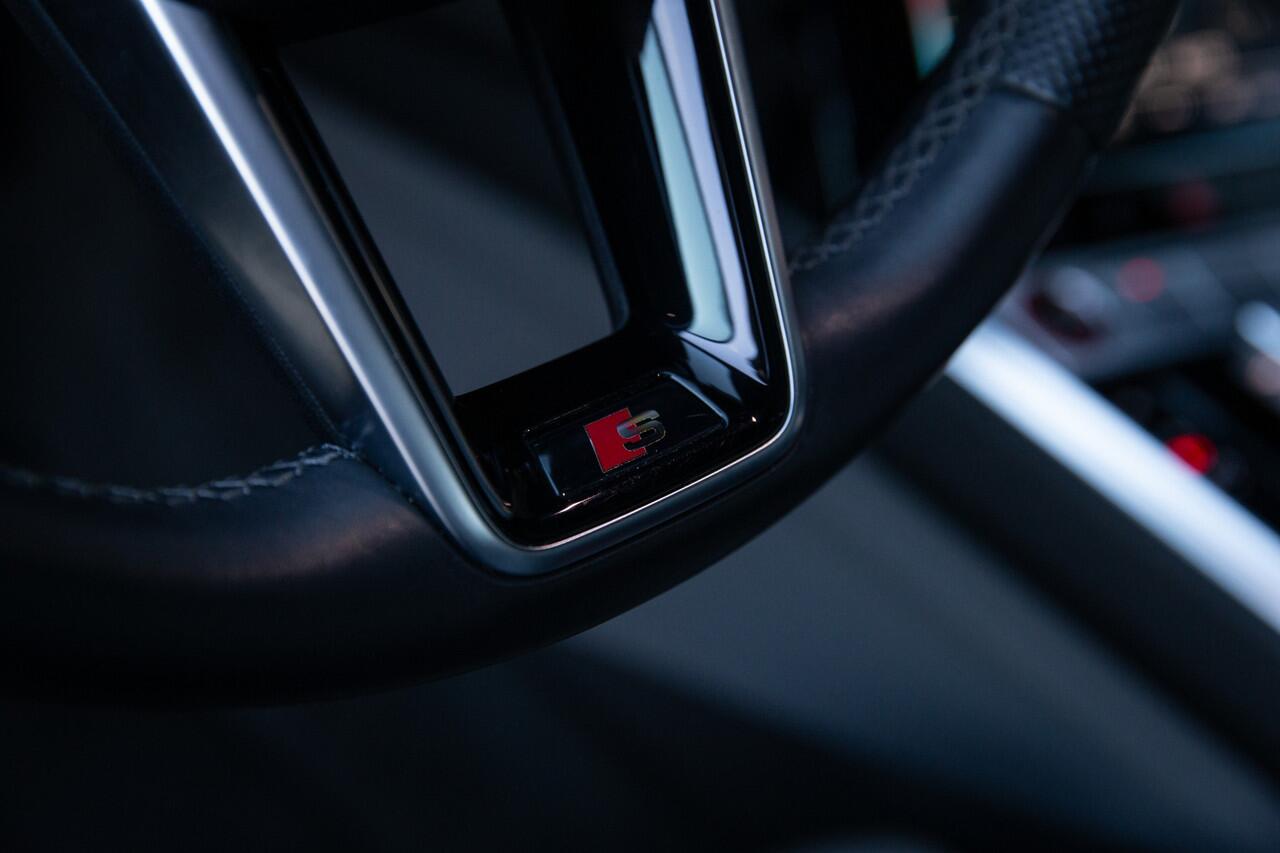 Audi e-tron S quattro 95 kWh , Trekhaak, Panoramadak, Adaptive cruise, 360-graden camera,