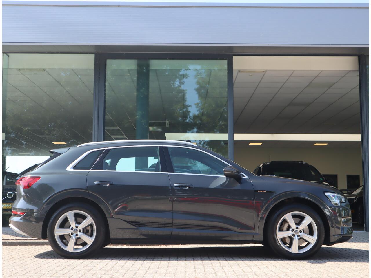Audi e-tron 50 quattro Business edition Plus 71 kWh / Panoramadak / Sportstoelen/ SOH 91%