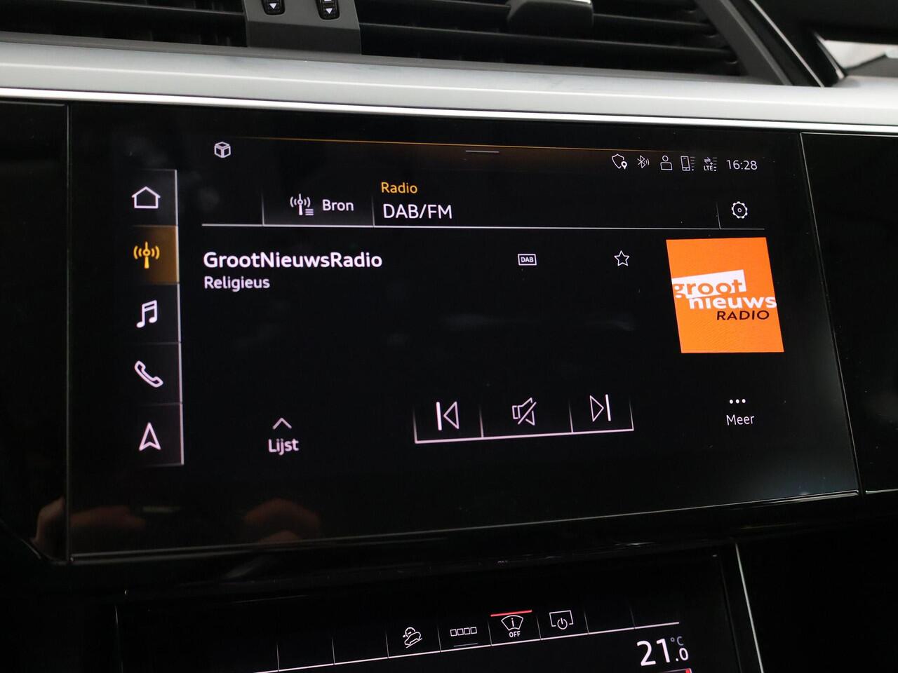 Audi e-tron 55 QUATTRO 95 kWh + TREKHAAK | NACHTZICHT | LUCHTVERING | HEAD-UP | ADAPTIVE CRUISE CONTROL