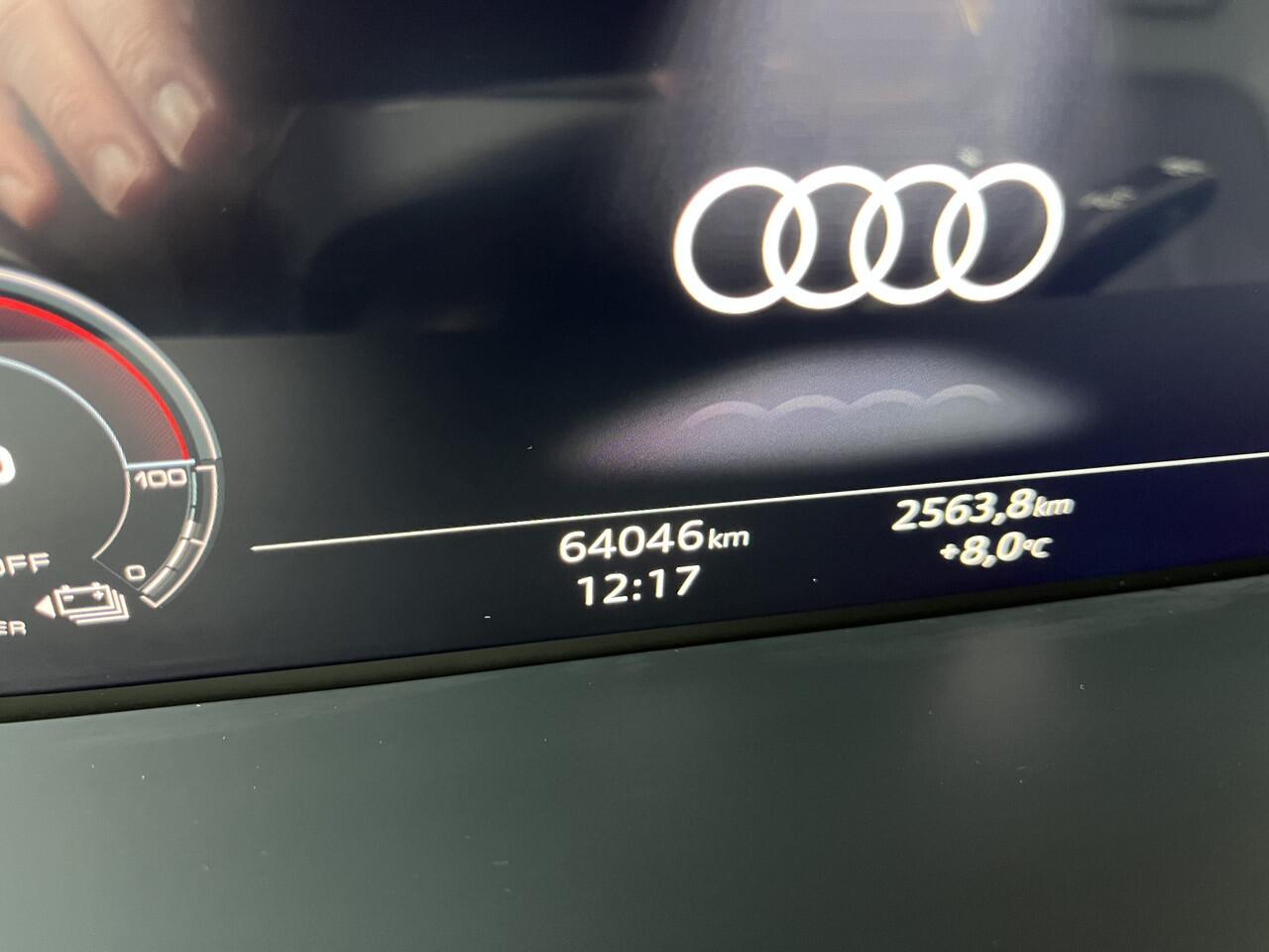 Audi e-tron 50 quattro edition 71 kWh / AUTOMAAT/ PANO / LUCHTVERING/ TREKHAAK/ SMARTPHONE INTERFACE/ ELEK. KLEP/ STOEL VERWARM./ PARK.SENSOR.V+A./ CAMERA V+A/ ACC/ KEYLESS/ DRIVE SELECT/ NAVI/ LED/ DAB/ CLIMA/ ISOFIX/ 20'' LMV