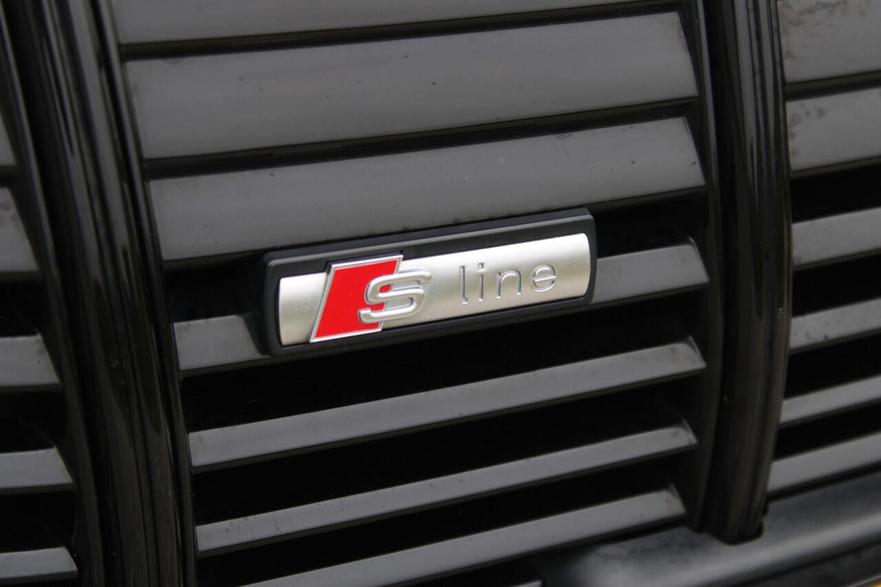 Audi e-tron 55 quattro S-line 95 kWh | Incl. 12 maanden garantie | SOH 95% | Schuif/kantel dak | Trekhaak | Adaptieve cruise control | Climate control | Stoelverwarming | Parkeercamera | Memory seat |