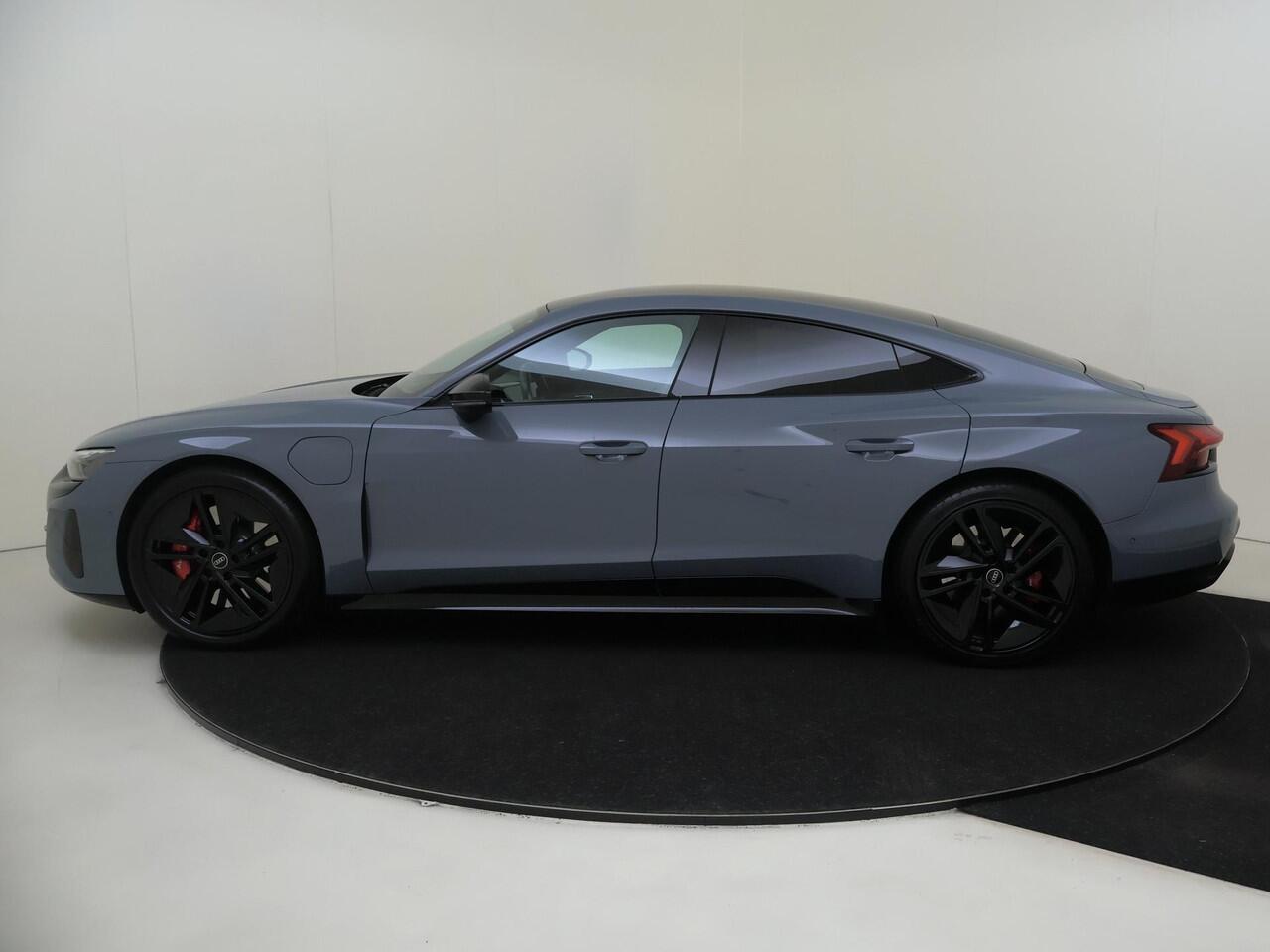 Audi e-tron GT RS 93 kWh | Carbon pakket in- en exterieur | 360 camera | Luchtvering | Stoelventilatie voor | Bang & Olufsen | Lederen bekleding | LED matrix verlichting |