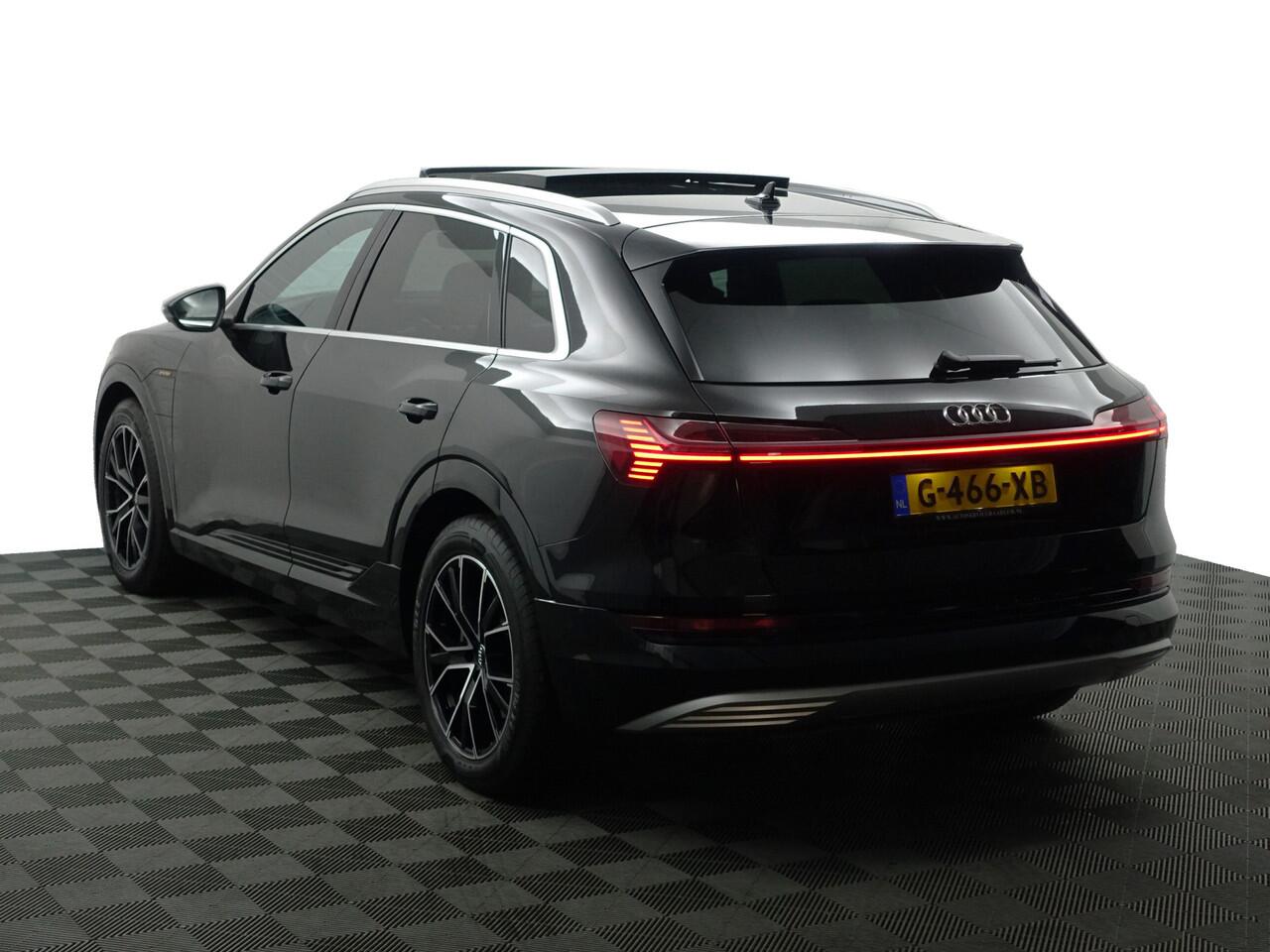 Audi e-tron e-tron 55 quattro advanced 95 kWh- Panoramadak, CarPlay, Ada Cruise, Sfeerverlichting, Camera, Memory, Design Leder Interieur