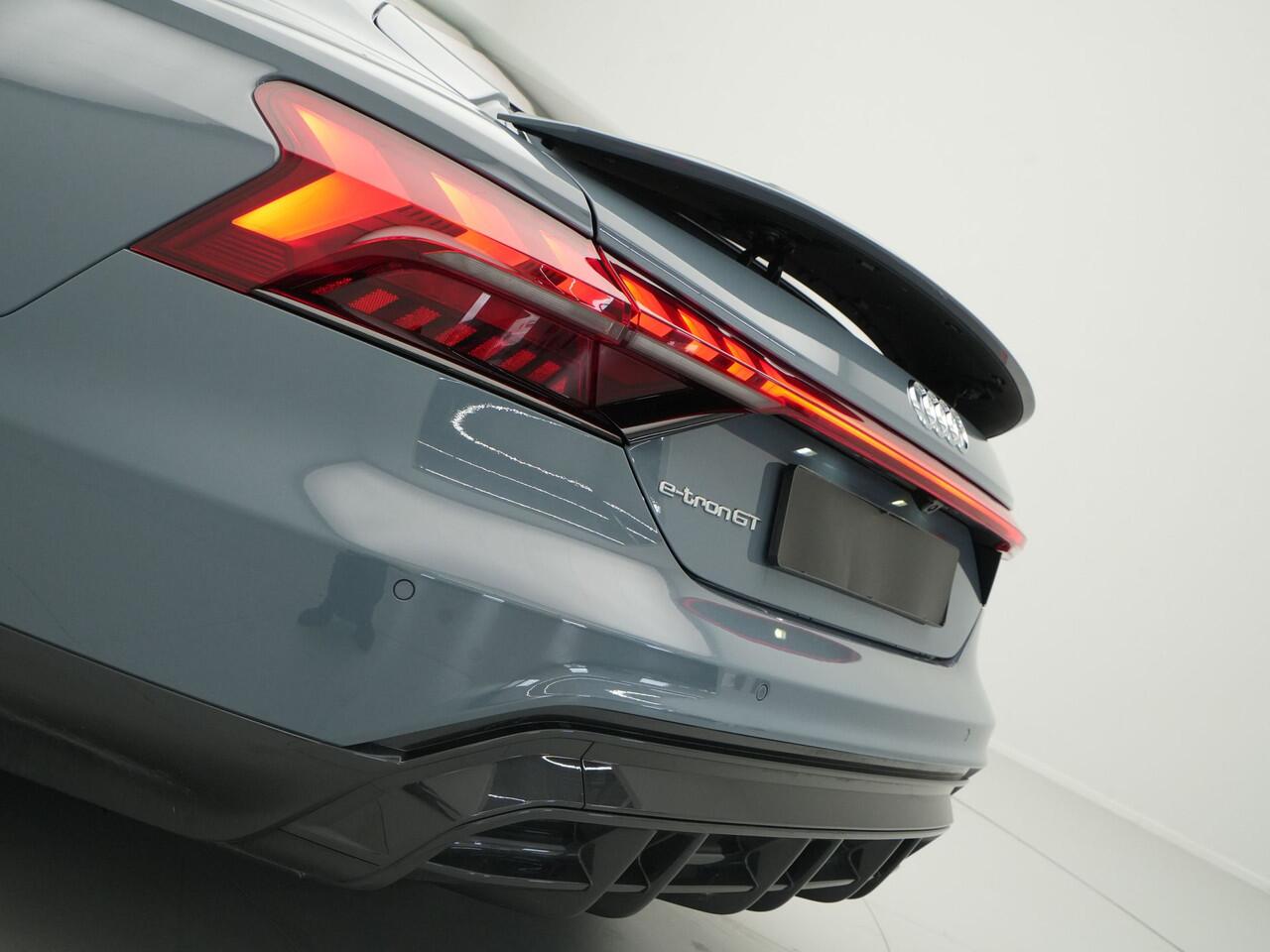 Audi e-tron GT 93 kWh Panorama Camera Matrix Stoelverwarming Carplay Navigatie 96